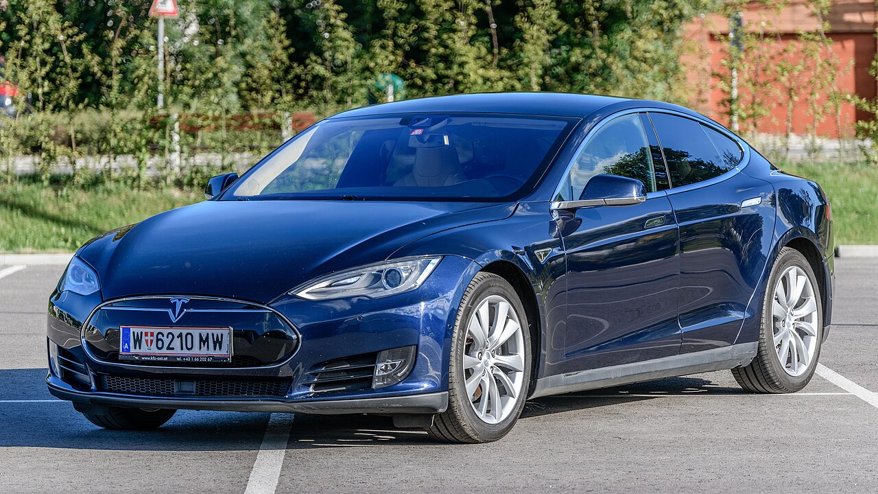 Tesla Model S 90D