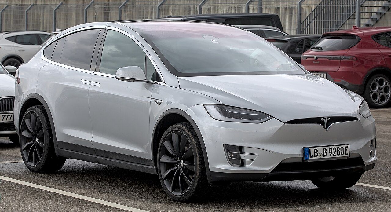 Tesla Model X 90D