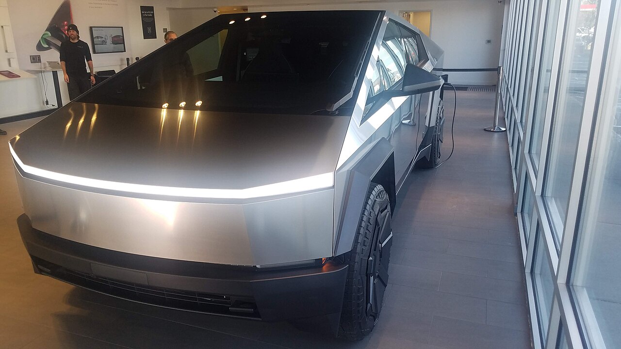 Tesla Cybertruck AWD