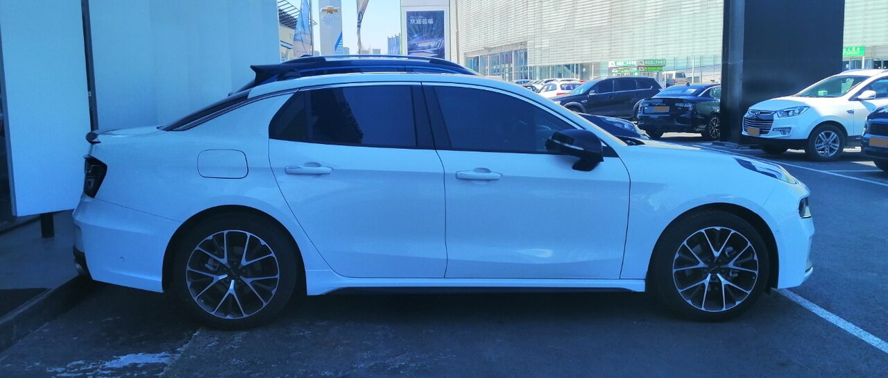 Lynk & Co 03+ 2.0T