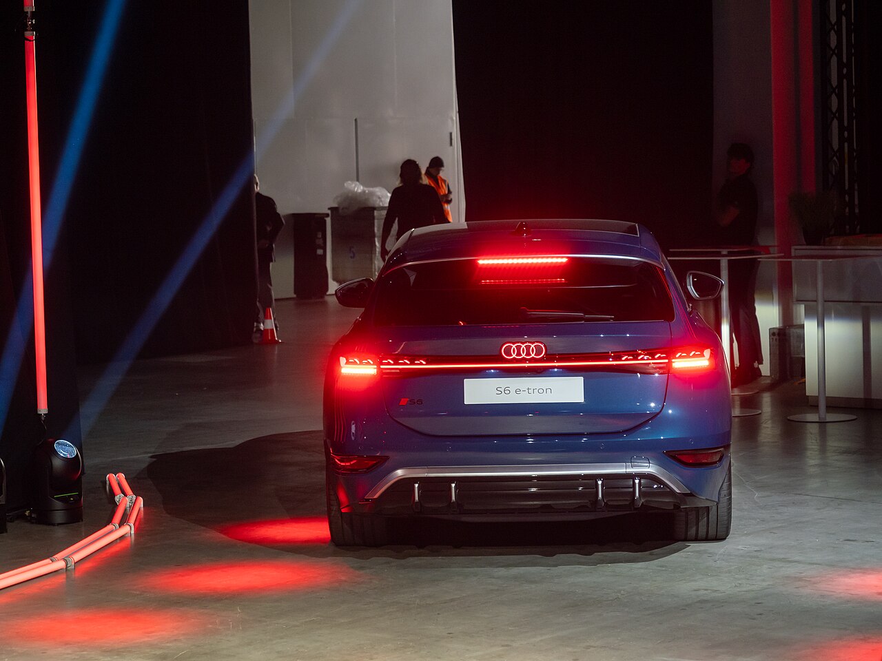 Audi S6 e-tron quattro