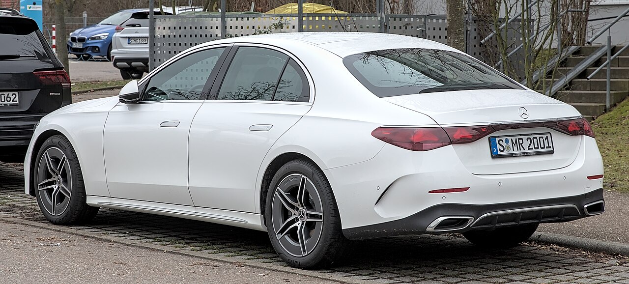 Mercedes-Benz E-Klasse E 400 e 4MATIC W214