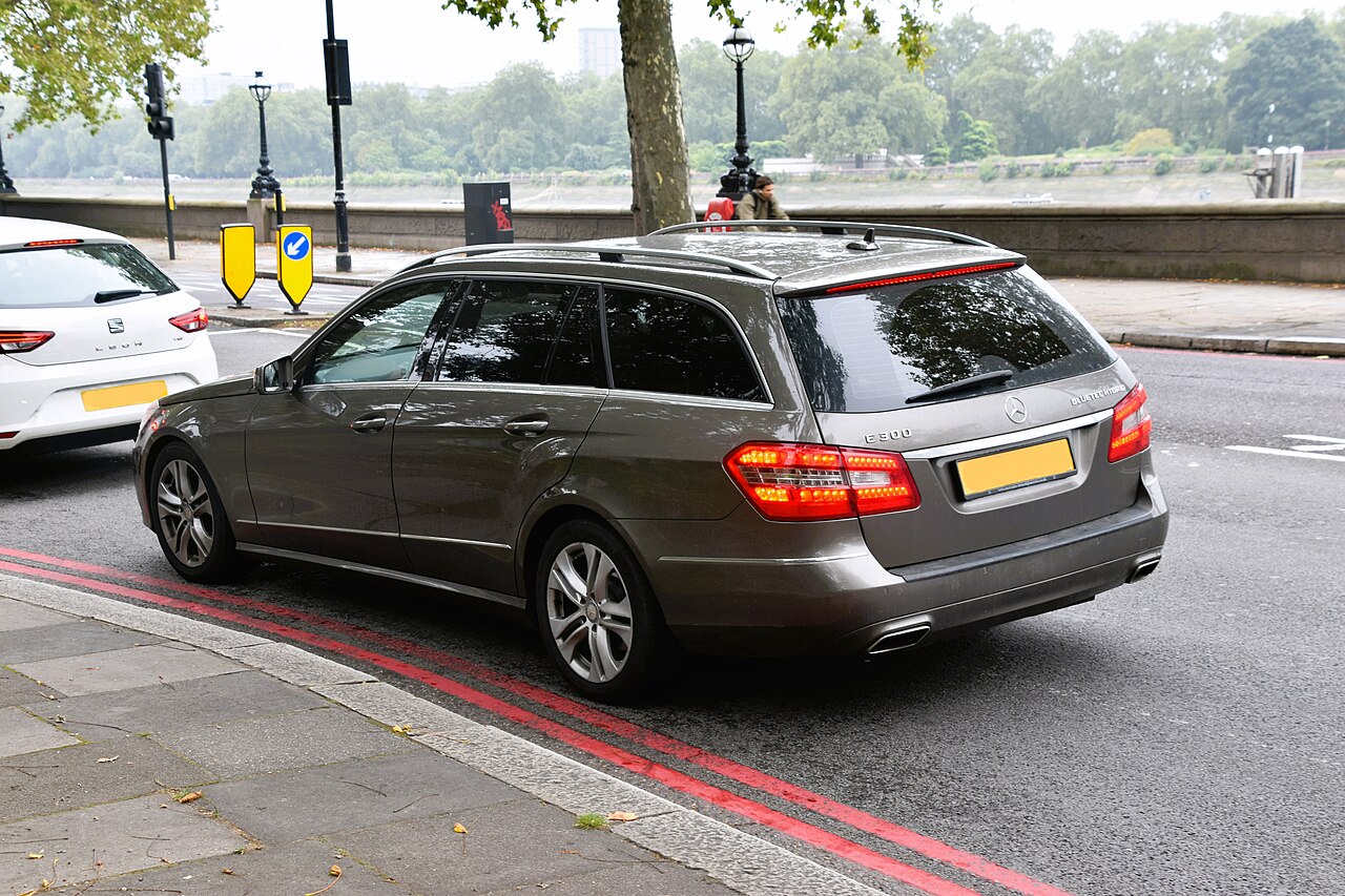 Mercedes-Benz E-Klasse T-Modell E 300 e T-Modell S214