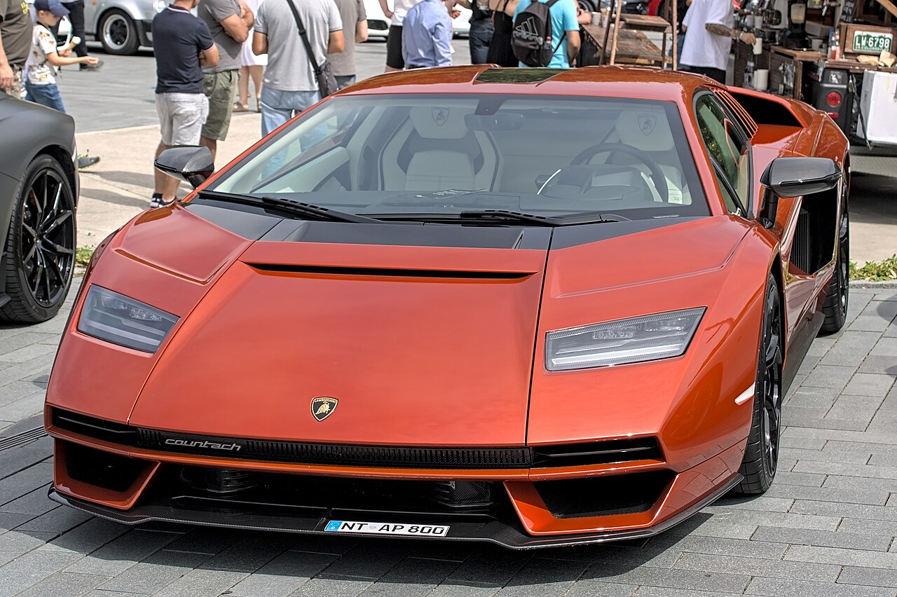 Lamborghini Countach LPI 800-4 6.5 V12 Hybrid