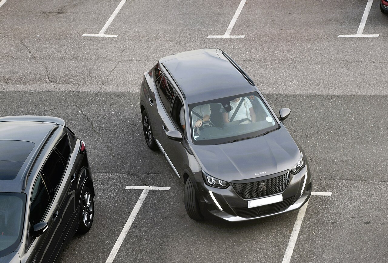 Peugeot 2008 II e-2008 GT facelift P24 BEV