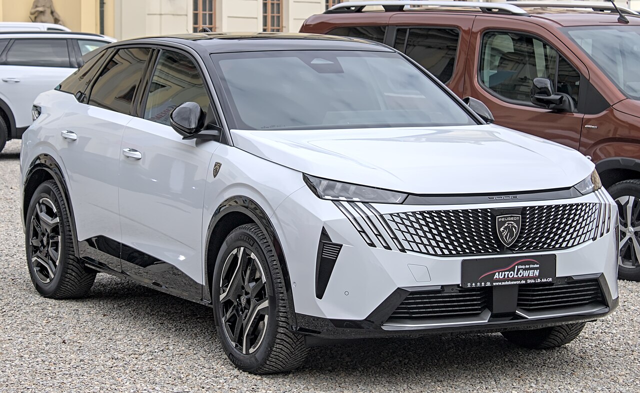 Peugeot e-3008 Dual Motor AWD P64 BEV