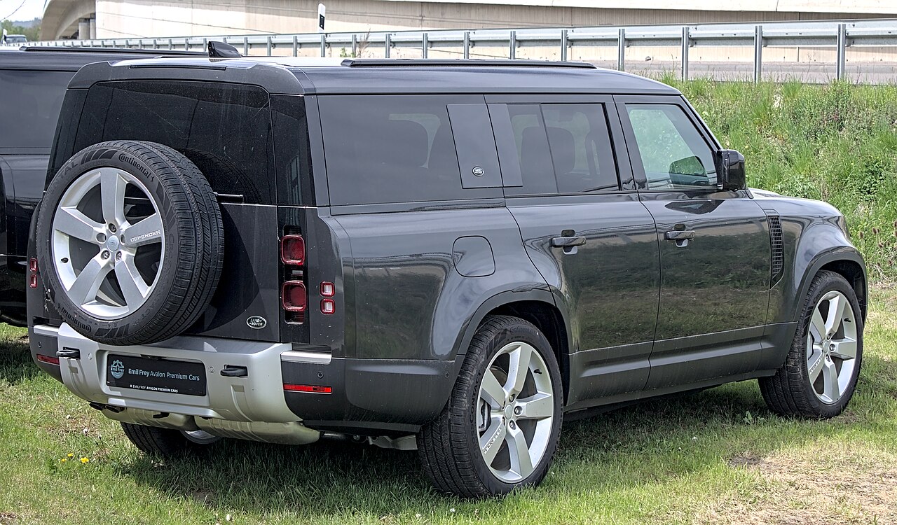Land Rover Defender 110 P635 V8 SVR L663