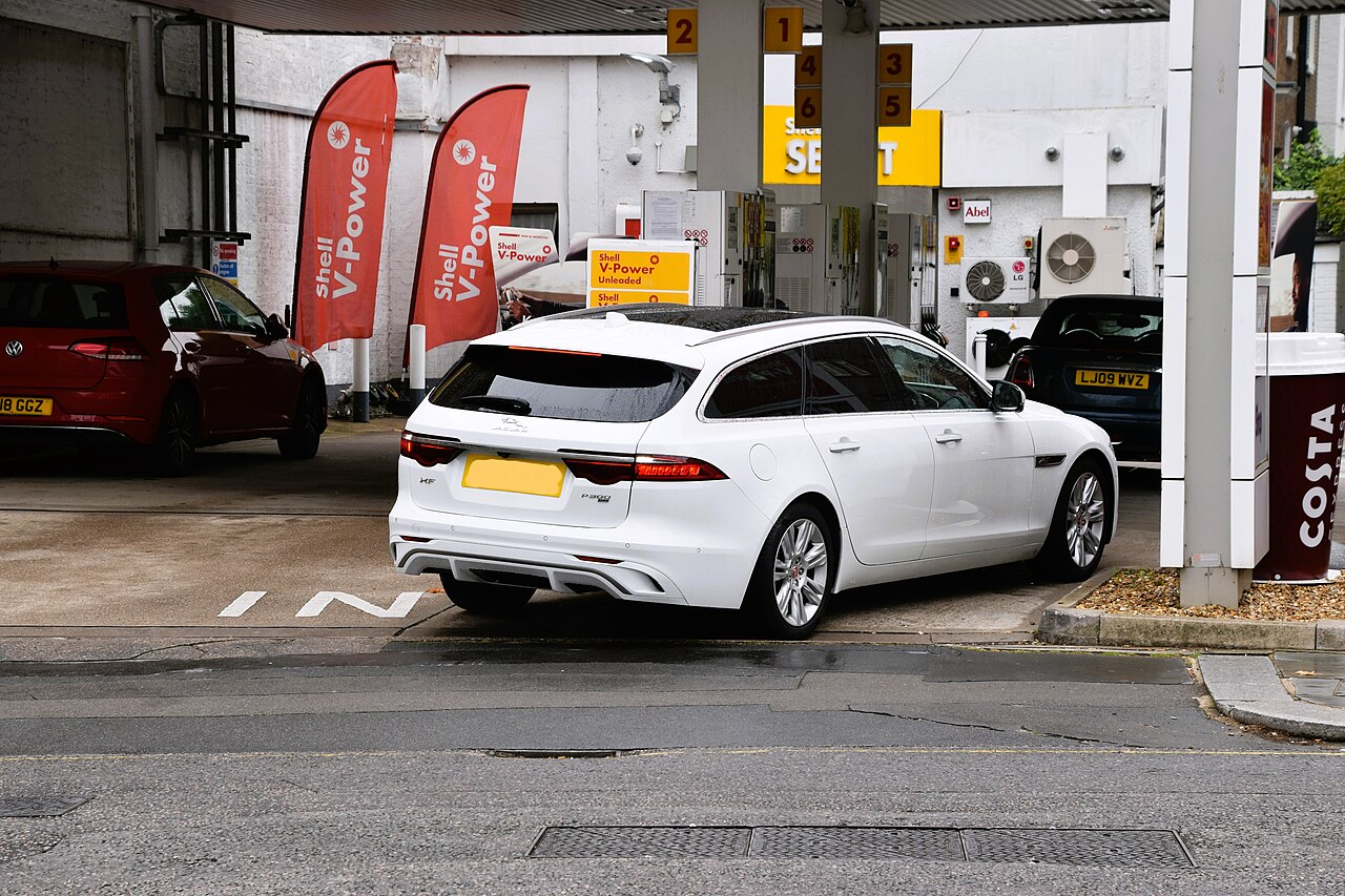 Jaguar XF Sportbrake D200 MHEV RWD X260 facelift