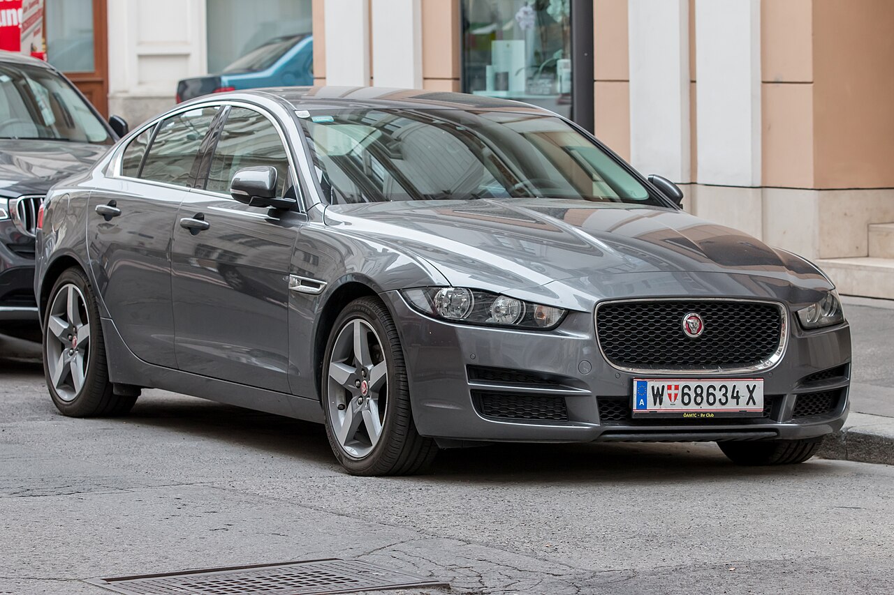 Jaguar XE D200 MHEV RWD X760 facelift