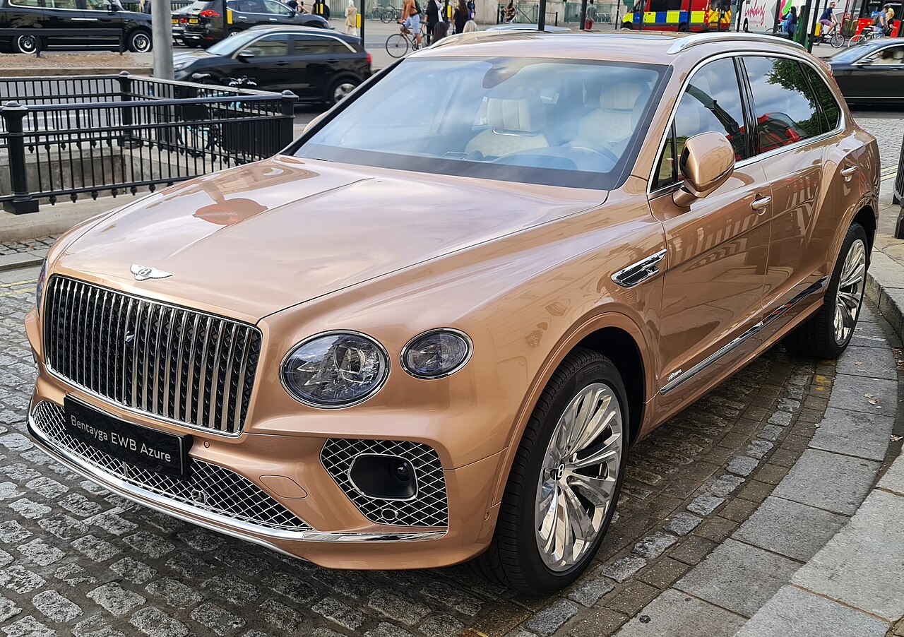 Bentley Bentayga EWB Azure 4.0 V8