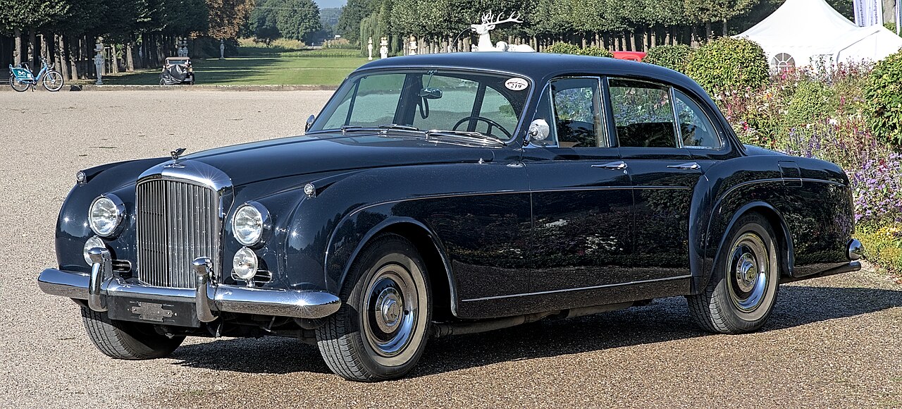 Bentley Flying Spur Mulliner W12