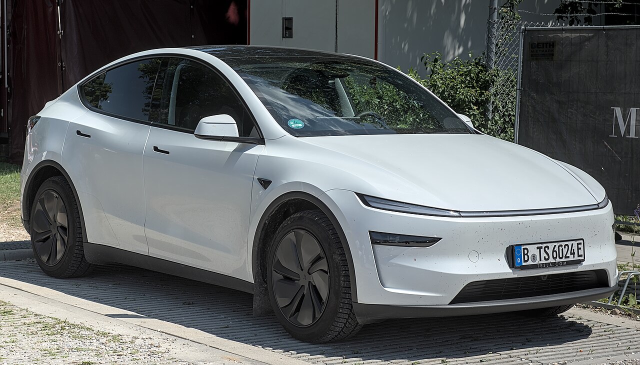 Tesla Model Y Juniper Long Range AWD