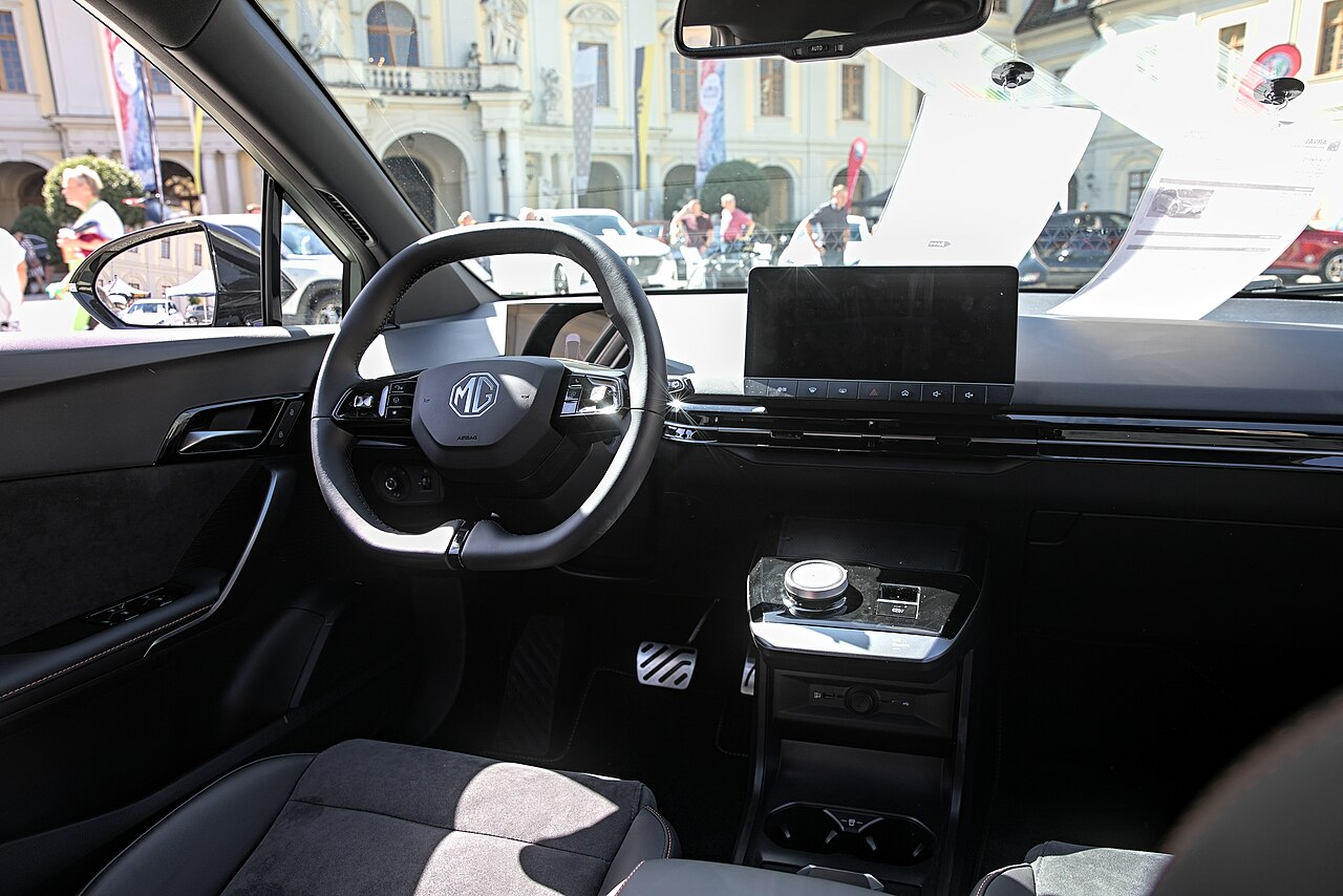 MG MG4 EV Extended Range 77kWh EH32