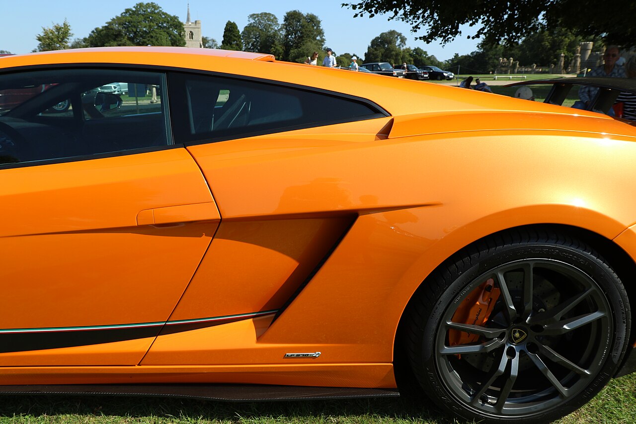 Lamborghini Gallardo LP 570-4 Superleggera 5.2 V10