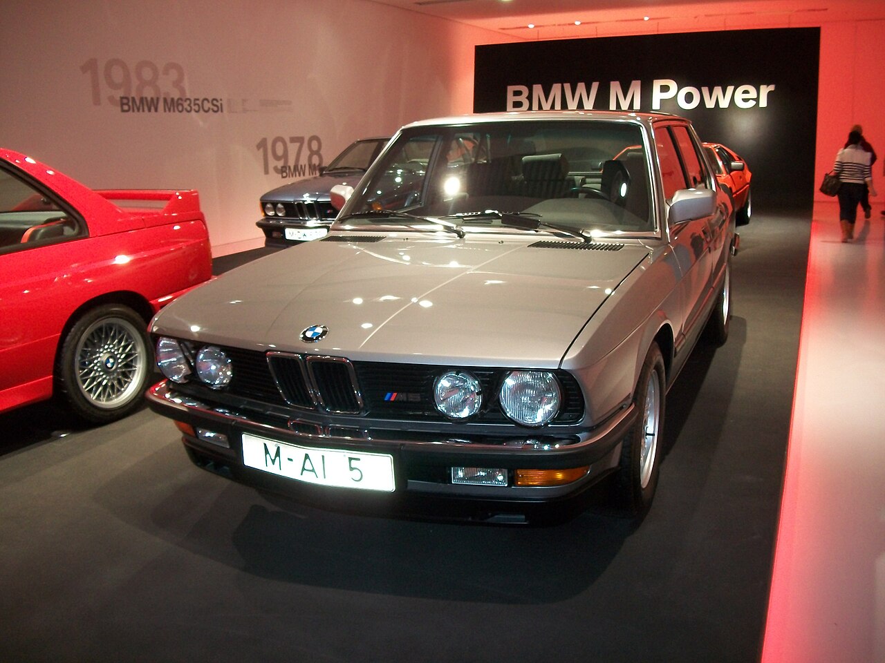 BMW M5 E28 3.5 S38