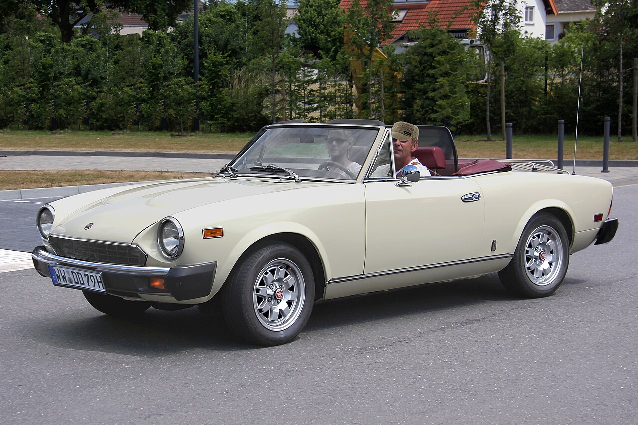 Fiat 124 Sport Spider 2000