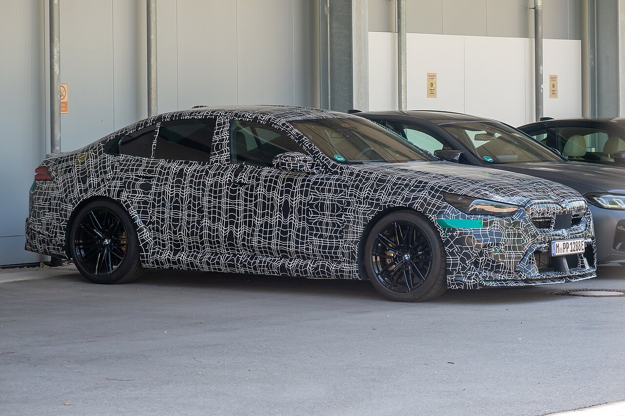 BMW M5 G90 4.4 V8