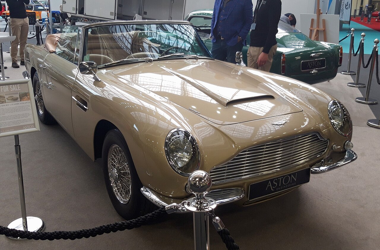 Aston Martin Short Chassis Volante