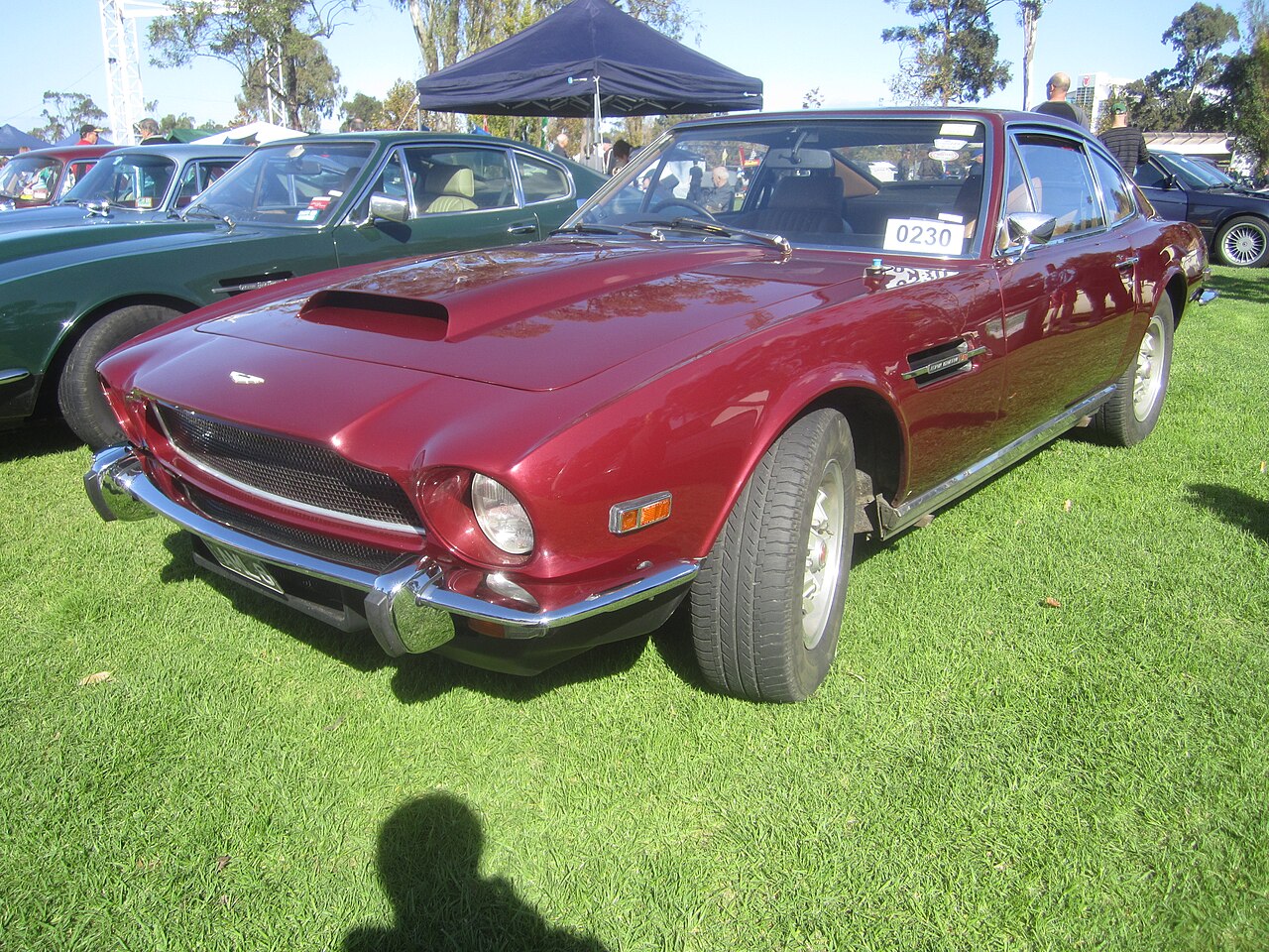 Aston Martin V8
