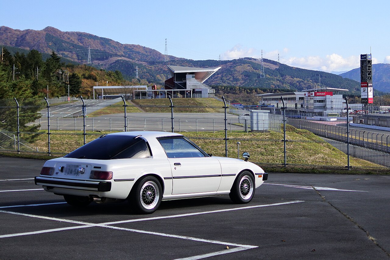Mazda RX-7 SA22C 1.1 Rotary