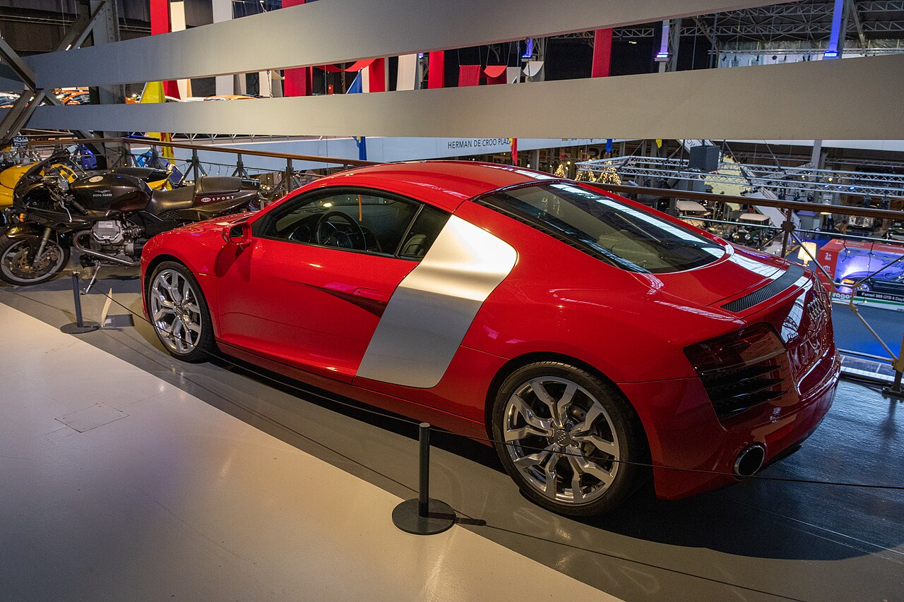 Audi S8
