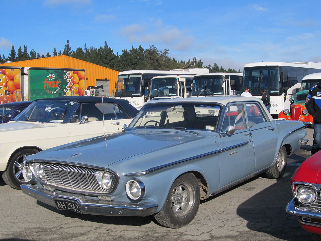 Dodge 330