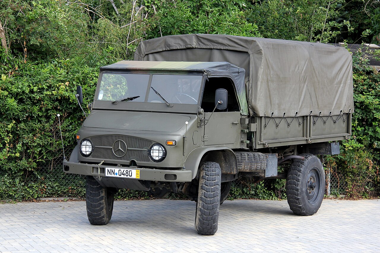 Mercedes-Benz Unimog 404