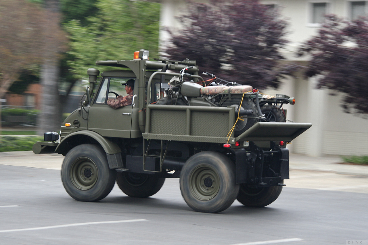 Mercedes-Benz Unimog 419