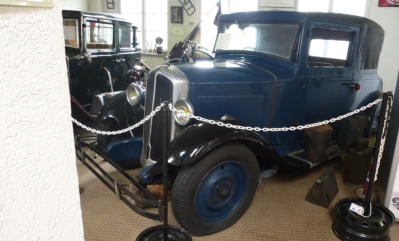 Renault Monaquatre
