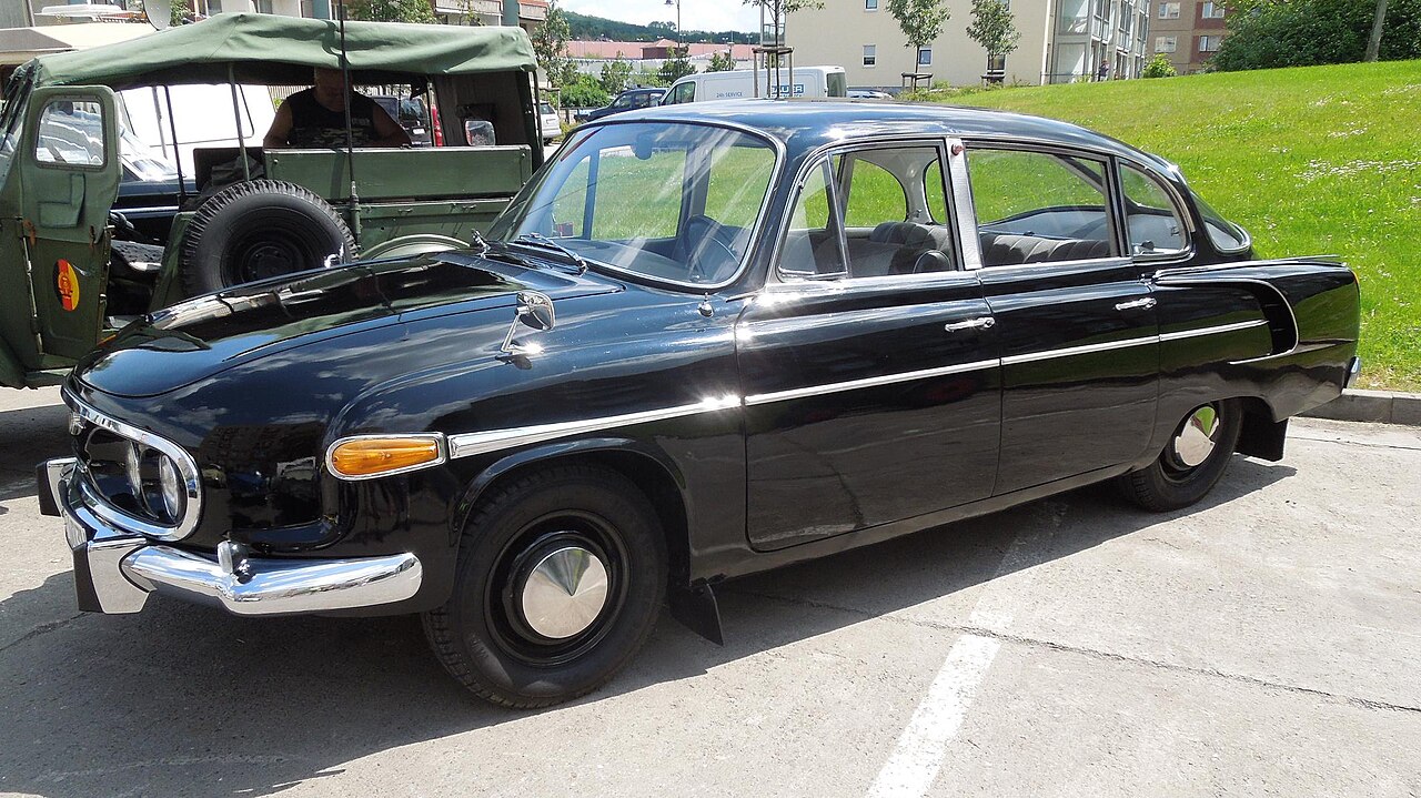 Tatra 613
